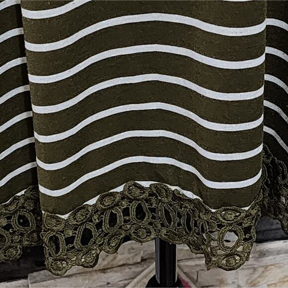 Lane Bryant Moss green & white striped crocheted lace trimmed tunic plus size 3X - Picture 7 of 8
